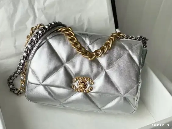 First Bag Ru BAG 19 FLAP CHANEL 0530